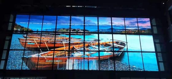 Pantalla LED transparente de ventanas de 1000 mm Tamaño del panel Pantalla de malla LED 32768 puntos/M2 Densidad de píxeles