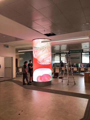 Instalación en interiores P3 Módulo suave LED de columna circular con alta relación de contraste 5000 1 y 256 profundidad de color