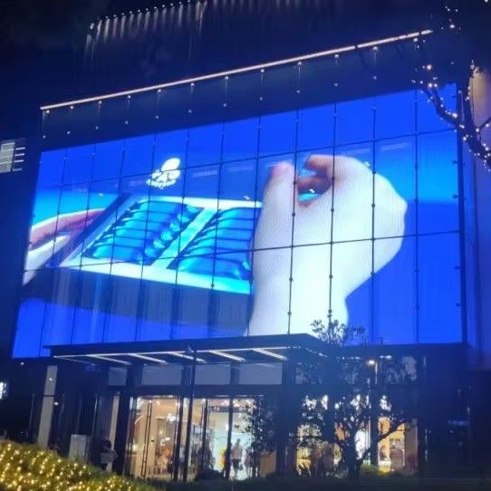 Pantalla LED transparente de ventanas de 1000 mm Tamaño del panel Pantalla de malla LED 32768 puntos/M2 Densidad de píxeles