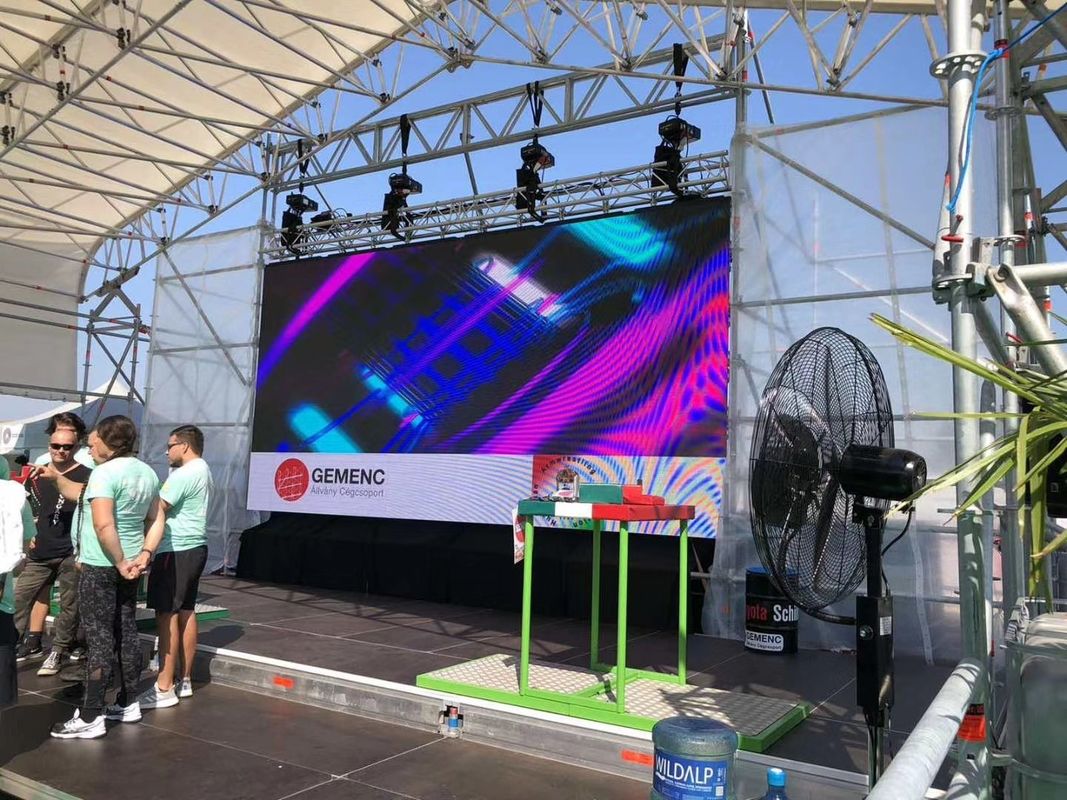 P2.6 P 2.976 P3.91mm Servicio frontal completo al aire libre con protectores de esquina pantalla de LED Eventos de alquiler de cartelería