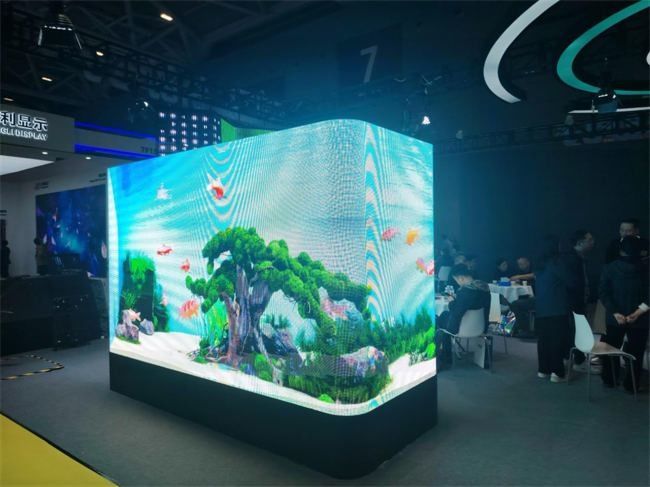 3D exterior en forma de L Curva de la esquina y ángulo derecho Solución P4 P5.7mm Led Display Screen Aluminio impermeable IP65 960*960mm Publicidad exterior LED Screen